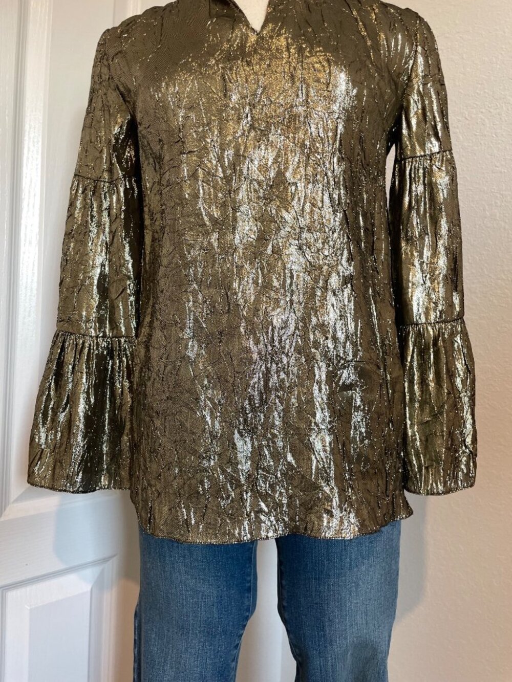 Michael Kors Collection Resort 2019 Runway Bell-Sleeve Crushed-Lame Peasant Top - Picture 6 of 14